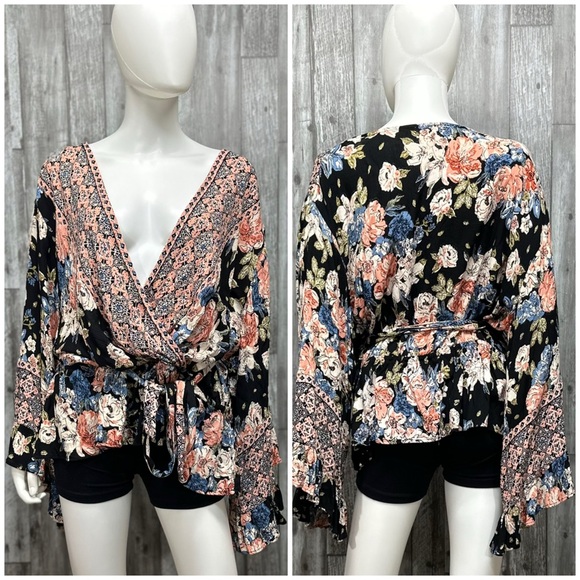 ⭐️Romantic Gypsy Floral Flutter Sleeve V-Neck Top NWT [6041] - Picture 3 of 11